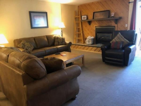 Downtown Chalet Close to Main St with Pool and Hot Tub Breckenridge